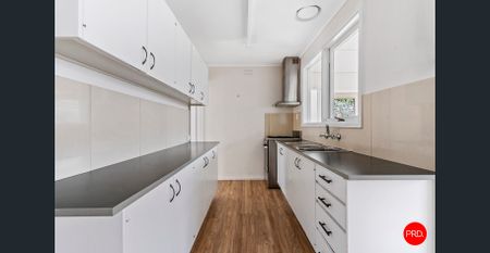 Neat family home in ideal location! - Photo 5