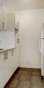 Québec, Charlesbourg, 3 ½ rénové, Idéal Aîné, étudiant, personne seule, Stationnement - Photo 3