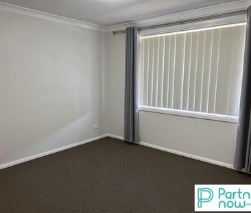 Three-Bedroom Villa in East - Photo 2