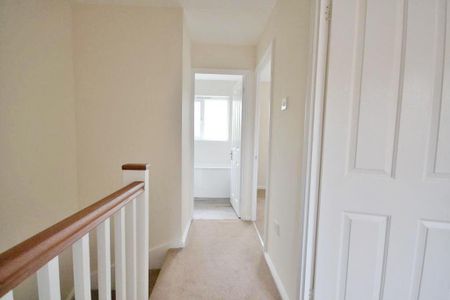 3 bedroom end of terrace house to rent - Photo 5