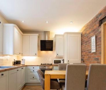 3 bedroom terraced house to rent - Photo 4