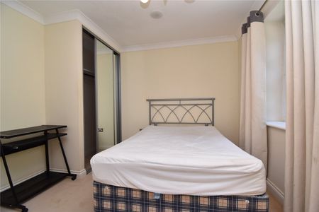 Albany Gardens, Colchester, Essex, CO2 8HQ - Photo 4