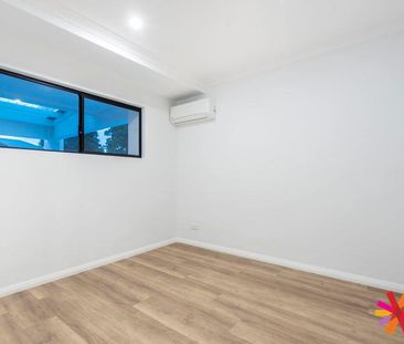 MODERN 2 BEDROOM AND 2 BATHROOM UNIT IN GREAT LOCATION - Photo 4