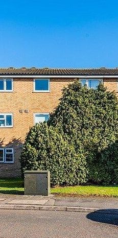 Trotwood, Chigwell - Photo 1