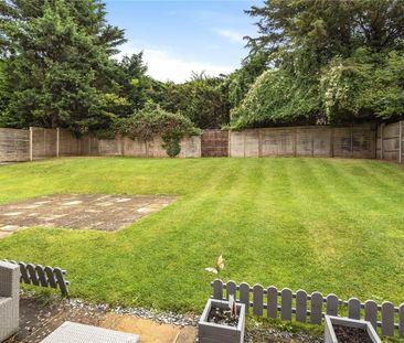 Bassetsbury Lane, High Wycombe, Buckinghamshire,HP11 - Photo 6