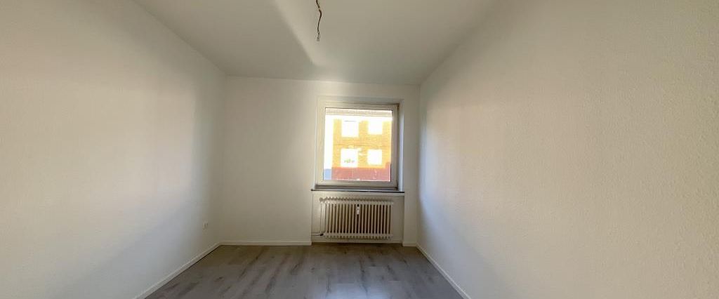 Renovierte 3-Zimmer-Wohnung mit Balkon in Varel! - Photo 1