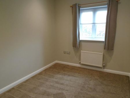 3 bedroom end of terrace house to rent - Photo 3