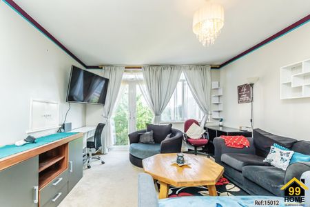 2 bed Flat in Marlborough Court Croydon Road, Westerham, TN16 1EU - Photo 2