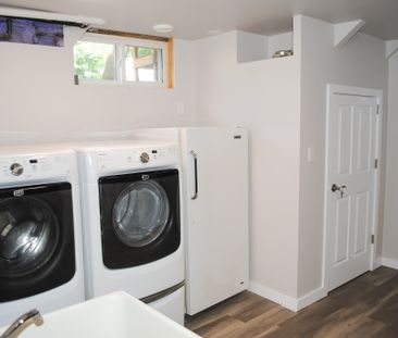 Modern And Spacious 2 Bedroom Basement Suite In St. Albert. - Photo 5