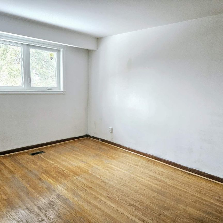 For Lease - 39 Bathford Crescent, Toronto, Ontario - Photo 1