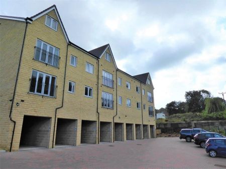 2 bedroom penthouse to rent - Photo 3