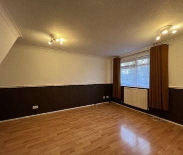 1 bedroom Flat - Round Mead, Stevenage - Photo 2