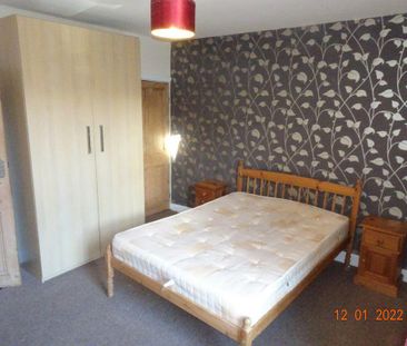 3 bedroom terraced house to rent - Photo 6