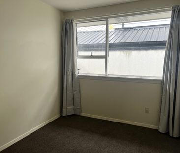 Neat & Tidy Two Bedroom in Riccarton - Photo 2