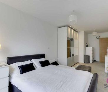 Royal Engineers Way, Mill Hill East, NW7 - Photo 3