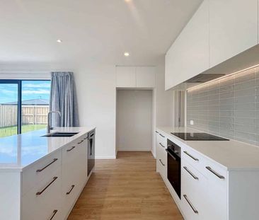 ROLLESTON - BRAND NEW, 4 BEDROOMS, 2 BATHROOMS, 5 HEATPUMPS, DOUBLE... - Photo 1