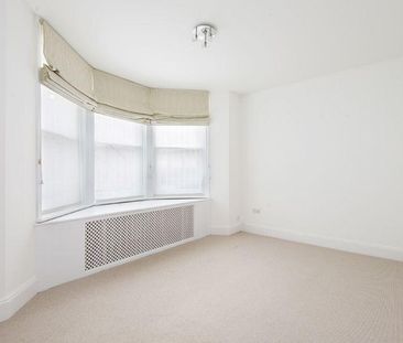 3 bedroom flat to rent - Photo 2