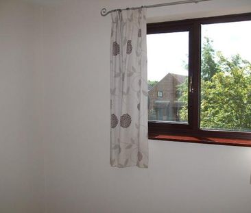 2 bedroom semi-detached house to rent - Photo 2