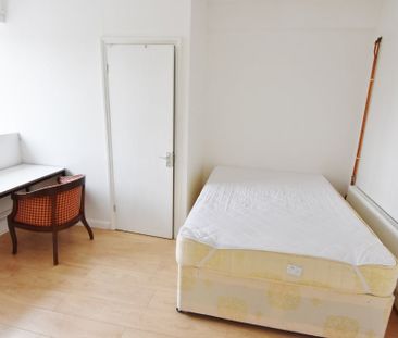 1 Bed Flat, London, N7 - Photo 1