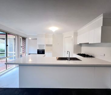 2 River Gum Grove, Hamlyn Terrace NSW 2259 - House For Rent | Domain - Photo 5