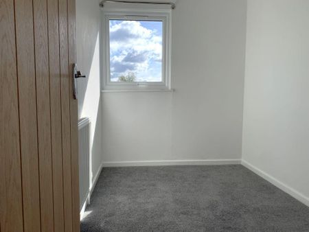3 bedroom maisonette to rent - Photo 2