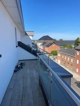 Einzigartiges und luxuriöses Penthouse mit traumhafter Terrasse und atemberaubender Aussicht in verkehrsgünstiger Lage ( B-NL-D) - Photo 1