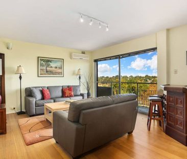 Sunset Views Wembley Apartment - Photo 3