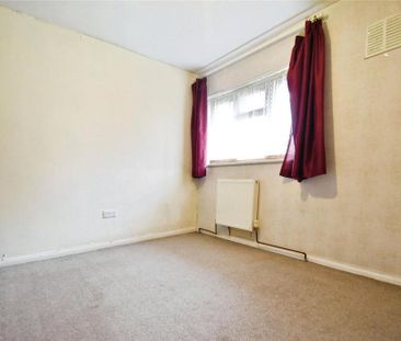 3 bedroom end of terrace house to rent - Photo 2