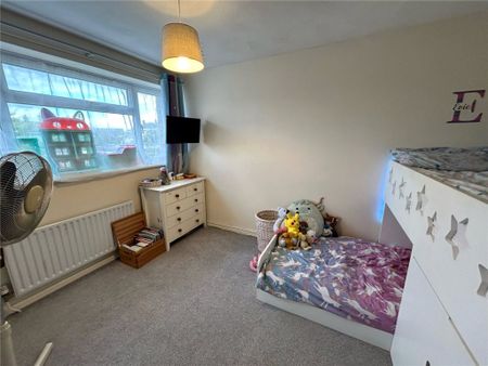 3 Bedroom House - Cunningham Avenue, Bishops Waltham - Photo 5