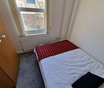 3 bedroom maisonette to rent - Photo 5