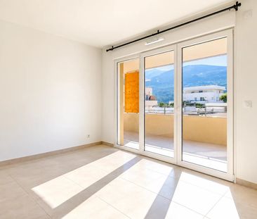 Location Appartement 3 pièces 62m² ST MARTIN DU VAR 06670 - Photo 1