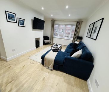 2 bedroom semi-detached house to rent - Photo 5