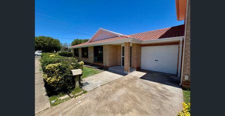 Modern 4-Bedroom Home in Prime Liverpool Location - Photo 4