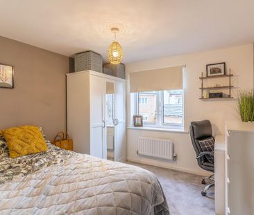 3 bedroom semi-detached house to rent - Photo 3