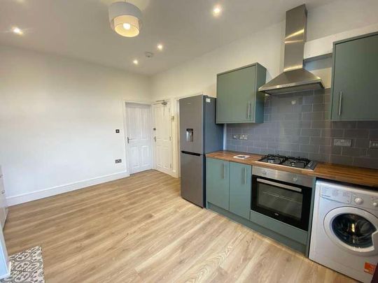 Cranbrook Road Ilford, IG1 - Photo 1