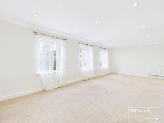 4 bedroom townhouse to rent - Photo 1