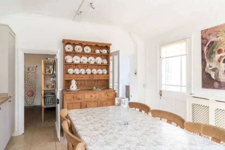 A charming three bed home with an attractive rear garden in the popular St Peters area of Tunbridge Wells - Photo 3