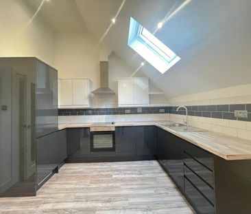 2 bedroom flat to rent - Photo 2