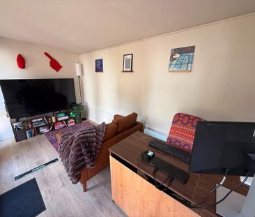 2 bedroom semi-detached house to rent - Photo 1