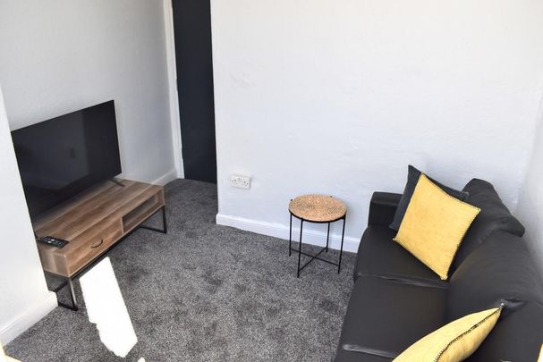 5 bedroom terraced house to rent - Photo 1