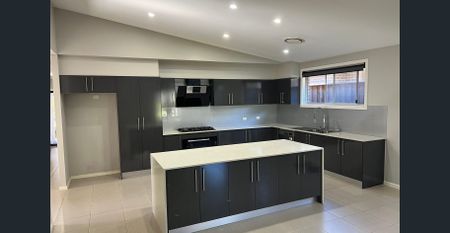 Modern Family Living Just 1km from Edmondson Park Station! - Photo 2