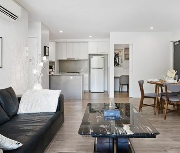 Spacious 2-Bedroom Apartment in a Prime Indooroopilly Location - Photo 4