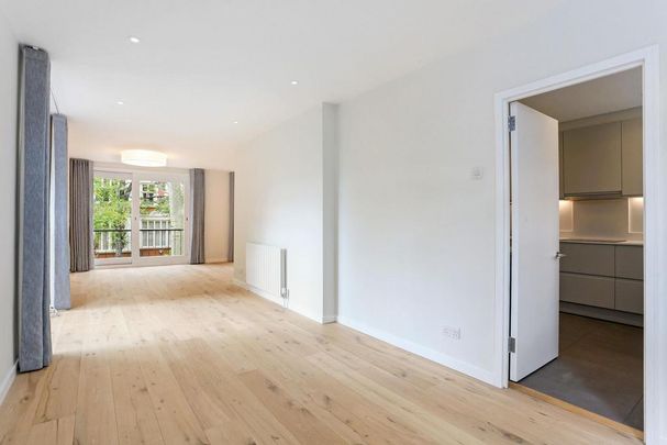 4 bedroom flat to rent - Photo 1