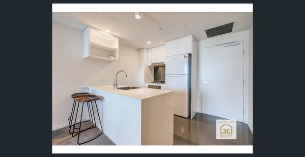 Lux living and amazing city view - Photo 1