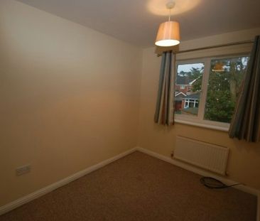 Semi-detached house to rent on - Photo 3