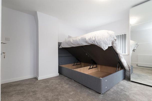 1 bedroom in a house share to rent - Photo 1