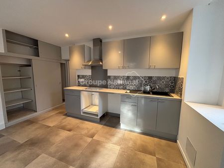 Location Appartement 3 pièces 68m² - Photo 2