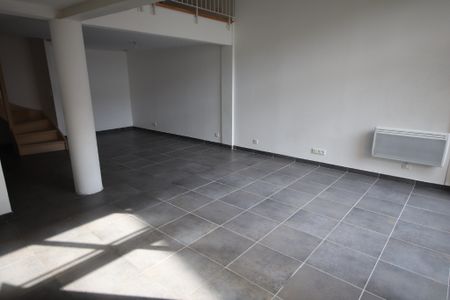 Location Appartement 5 pièces 123m² FACHES THUMESNIL 59155 - Photo 4