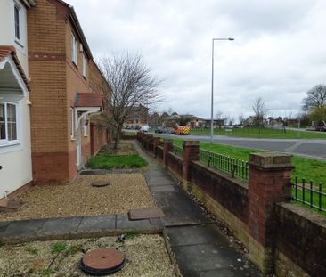 2 bedroom terraced house to rent - Photo 4