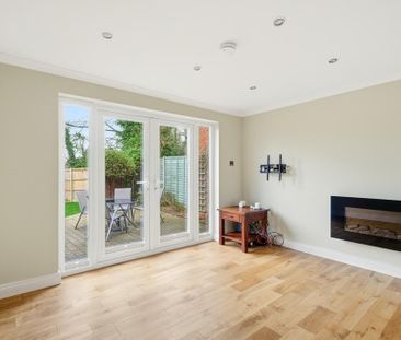 4 bedroom detached house to rent - Photo 2